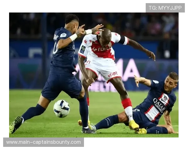 十人摩纳哥1-0终结巴黎圣日耳曼三连胜,南野拓实制胜球 十人摩纳哥1-0终结巴黎圣日耳曼三连胜,南野拓实制胜球