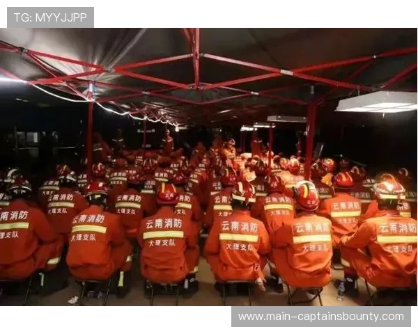 大理楚雄球迷看台友好互动，远征文化初现雏形