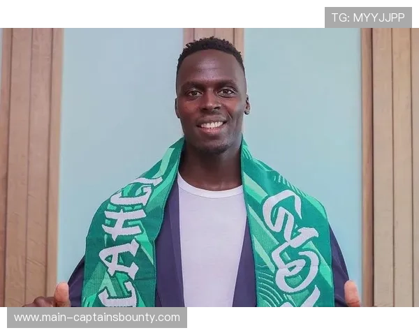 塞内加尔门将爱德华·门迪决赛屡献神扑，点球大战成夺冠功臣